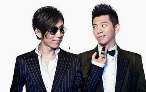 娱乐圈吃瓜女星揭秘：从黑料到直播的反差人生