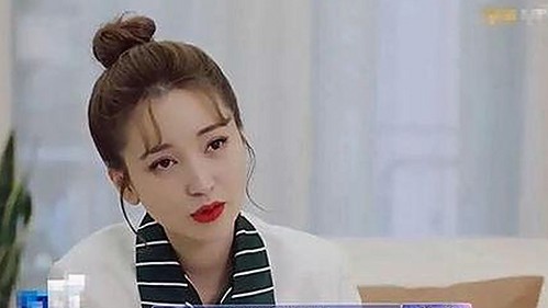 明星大揭秘：新恋情曝光引发网友热议！